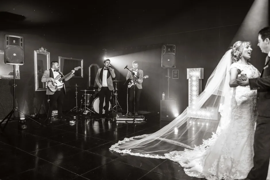 24k live wedding band at oldwalls