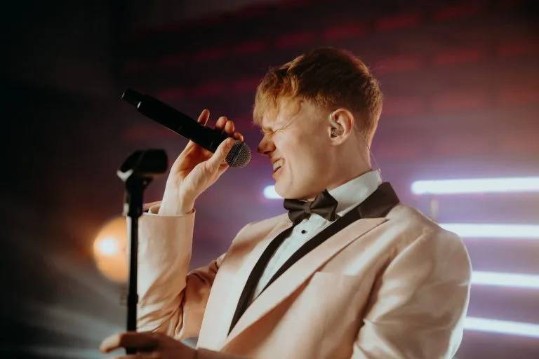 The-Valentines-party-band-wedding-wales